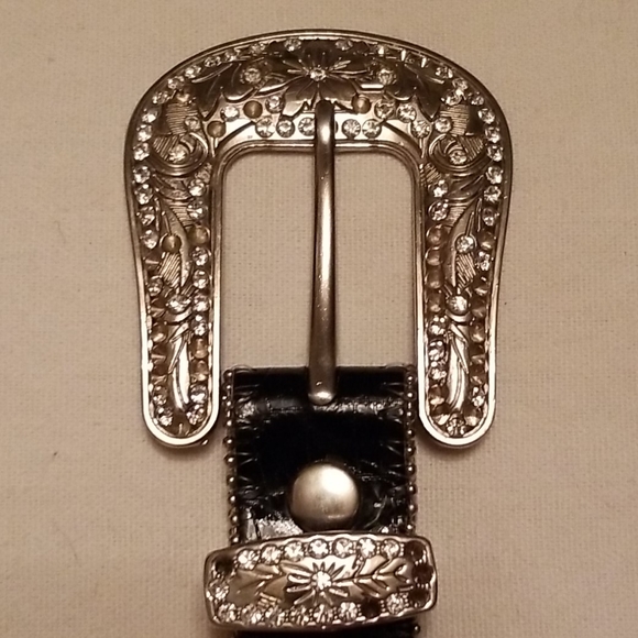 Nocona Interchangeable Buckle Cross Conchos Belt - Picture 5 of 16